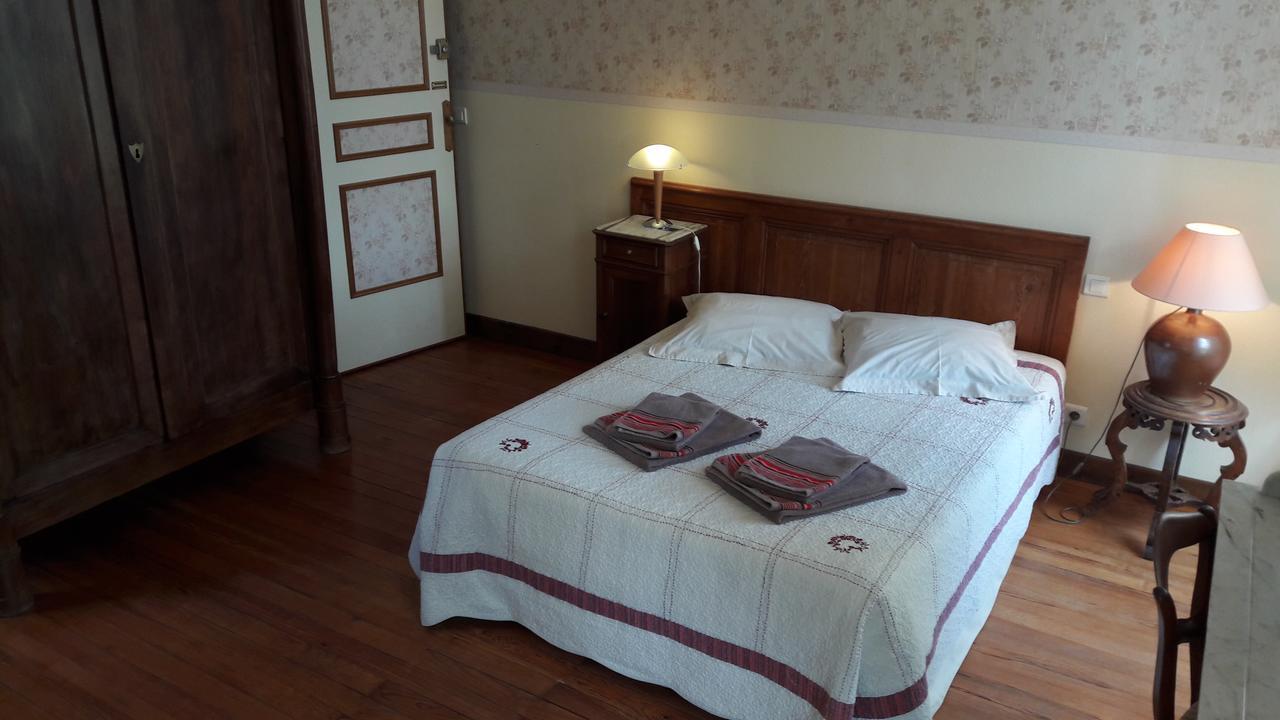 Bed and Breakfast Golf De Teynac Beychac-et-Caillau Esterno foto