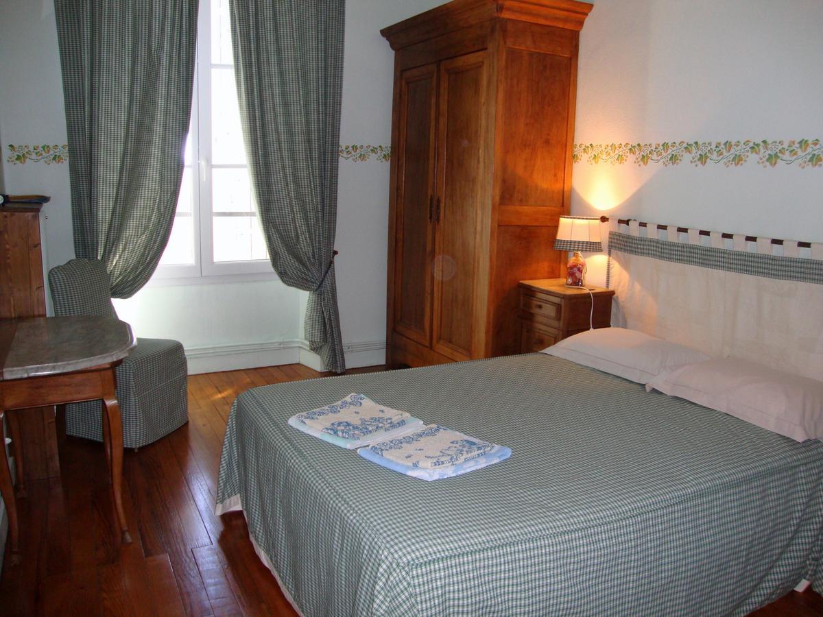 Bed and Breakfast Golf De Teynac Beychac-et-Caillau Esterno foto