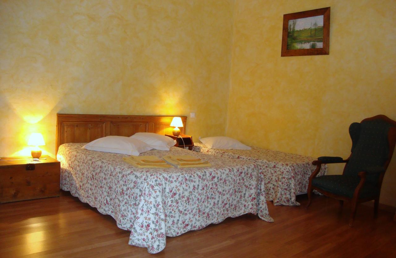 Bed and Breakfast Golf De Teynac Beychac-et-Caillau Esterno foto