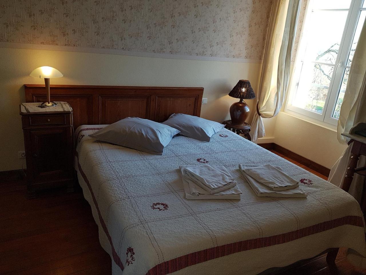 Bed and Breakfast Golf De Teynac Beychac-et-Caillau Esterno foto